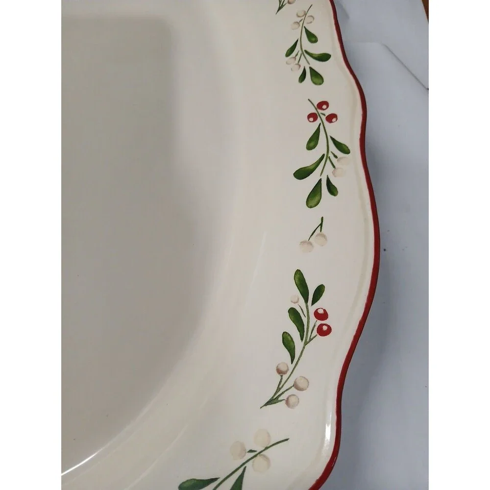 Better Homes & Gardens Holiday 2011 Oval Christmas Platter With Holly & Berries